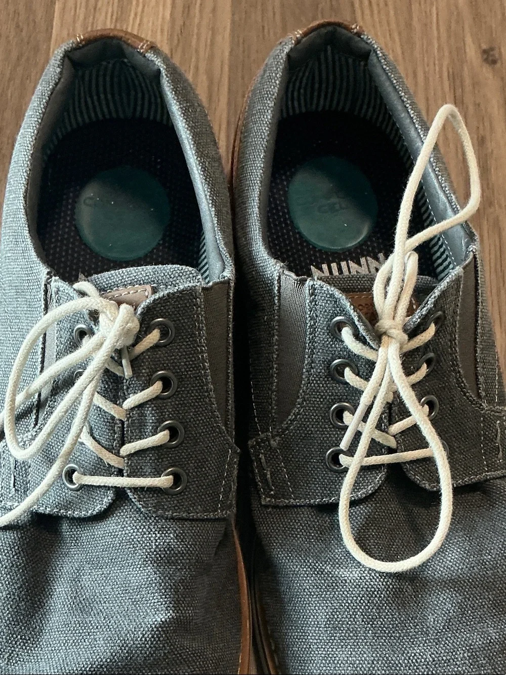 Nunn Bush casual canvas